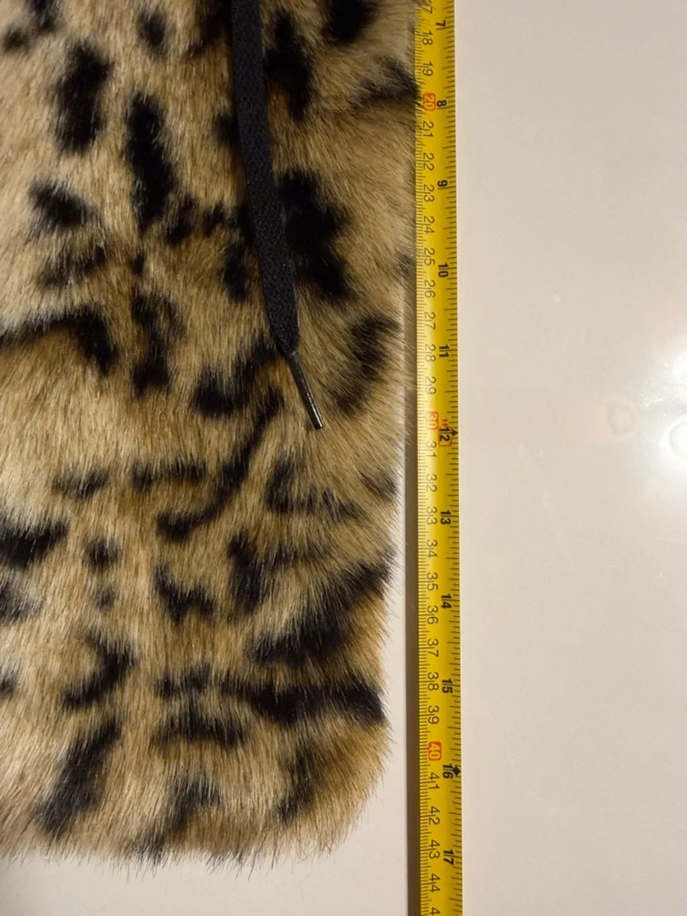 Silk & Sable. Faux Fur Leopard Print Leg Warmers - Black & Tan